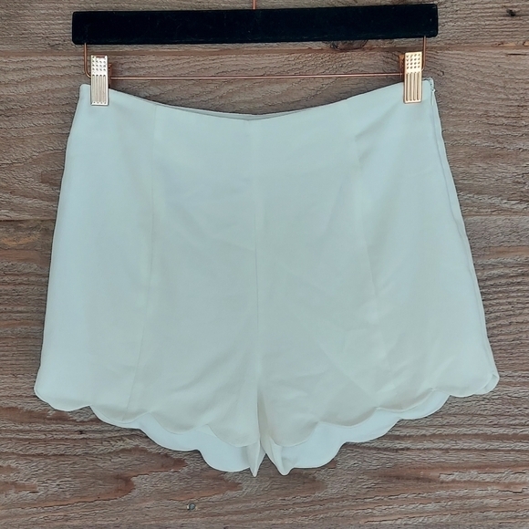 Lush Off White Shorts with Scallop Hem Size Medium